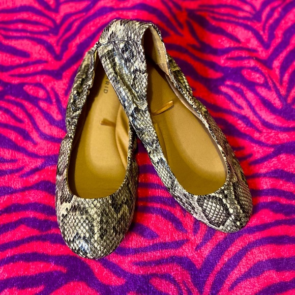 Torrid snakeskin ballet flats - Picture 1 of 8